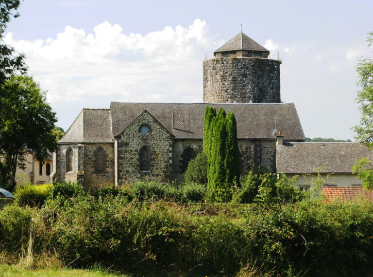 L'église Saint-Julien et sa tour-clocher - communauté de communes du pays de Mauriac