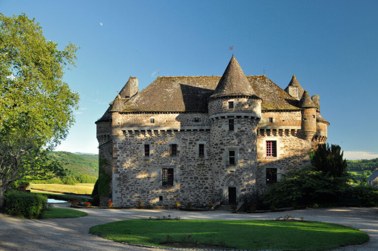 Château d'Auzers - communauté de communes du pays de Mauriac