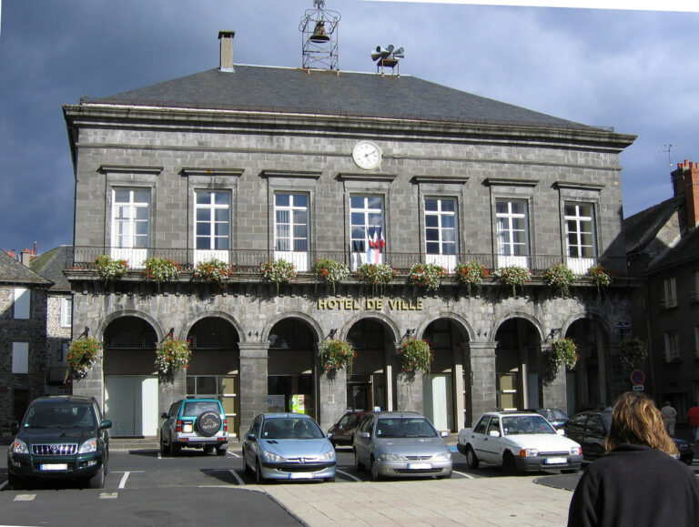 Mauriac - Mairie